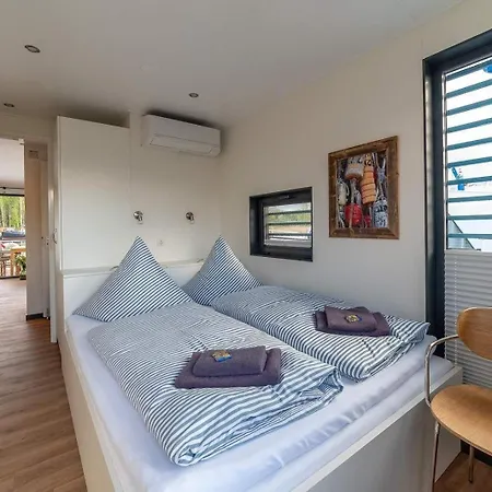 Hausboot Lp1 * Peenemunde